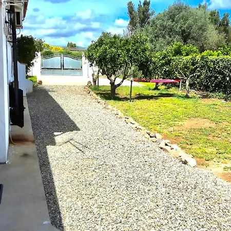 La Maison Blanche Apartment *